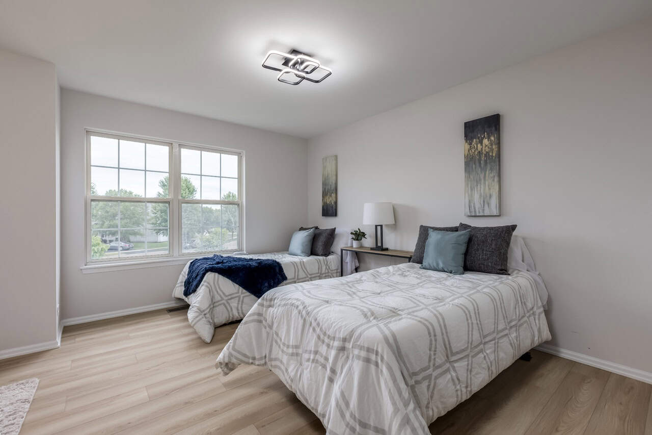 Modern warm furnished shared bedroom
